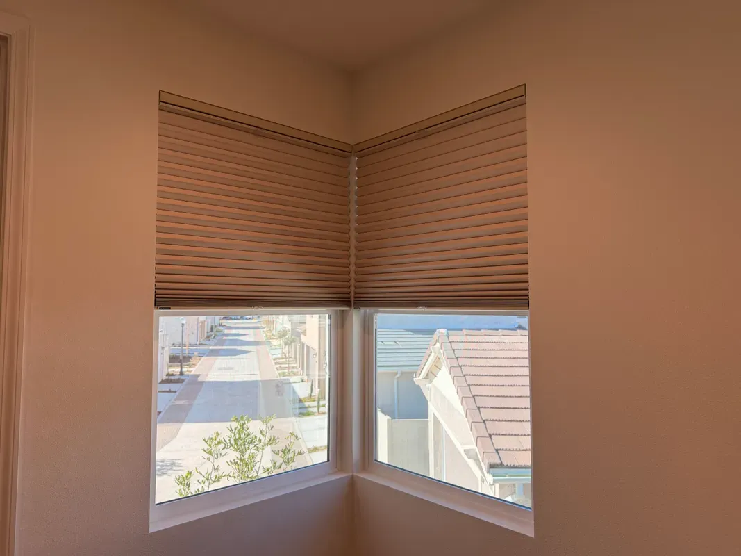 Custom cellular shades installation in Valencia - Valencia – Corner Cellular Shades